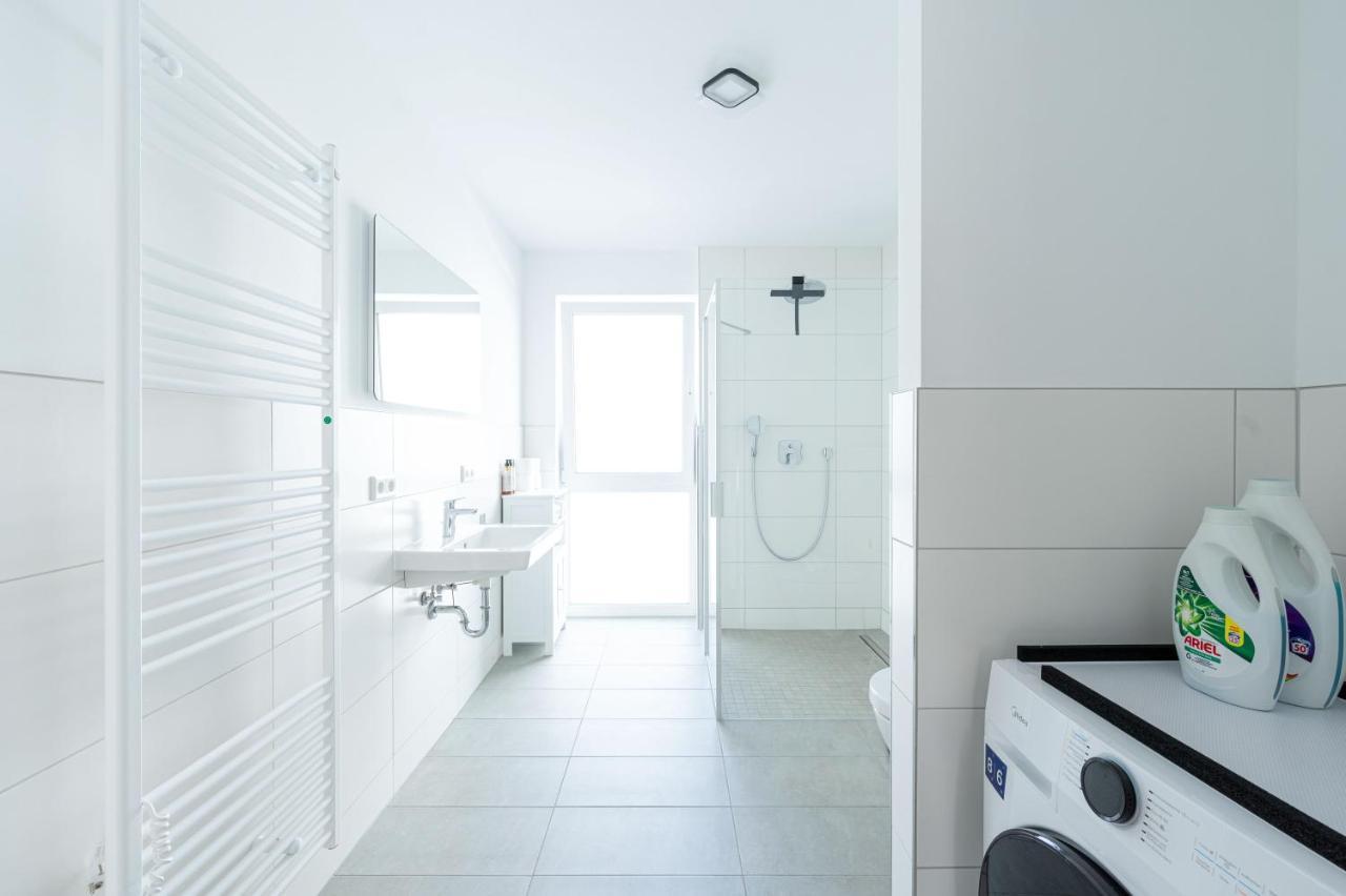 Lit Living: Luxus - Box Spring - Parking - Terrace Apartman Ludwigshafen am Rhein Kültér fotó